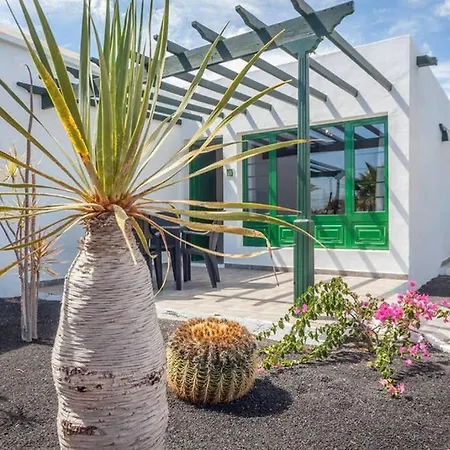 Ferienhaus Bandama 15! 2 Bedroom Newly Renovated Bungalow, Los Pocillos, Puerto Del Carmen.