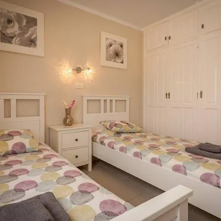 Ferienhaus Bandama 15! 2 Bedroom Newly Renovated Bungalow, Los Pocillos, Puerto Del Carmen.