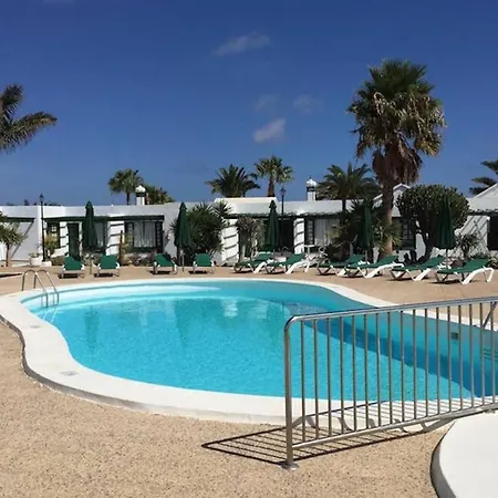 Bandama 15! 2 Bedroom Newly Renovated Bungalow, Los Pocillos, Puerto Del Carmen. Holiday home
