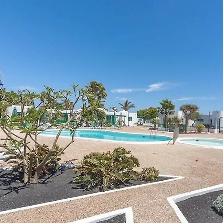 Holiday home Bandama 15! 2 Bedroom Newly Renovated Bungalow, Los Pocillos, Puerto Del Carmen. *