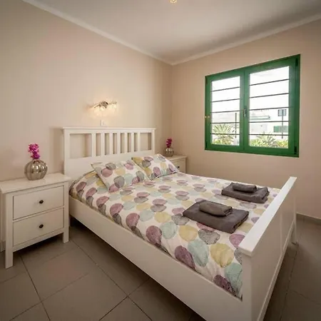 Dom wakacyjny Bandama 15! 2 Bedroom Newly Renovated Bungalow, Los Pocillos, Puerto Del Carmen. *